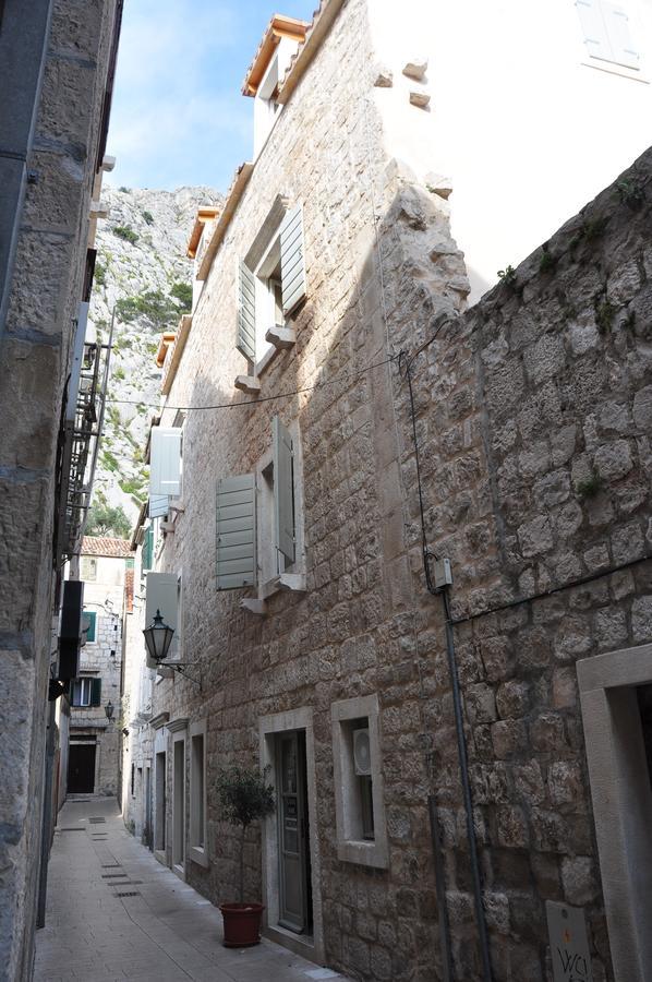 Villa Mama - Traditional Apartments In Omis, Free Parking Екстер'єр фото