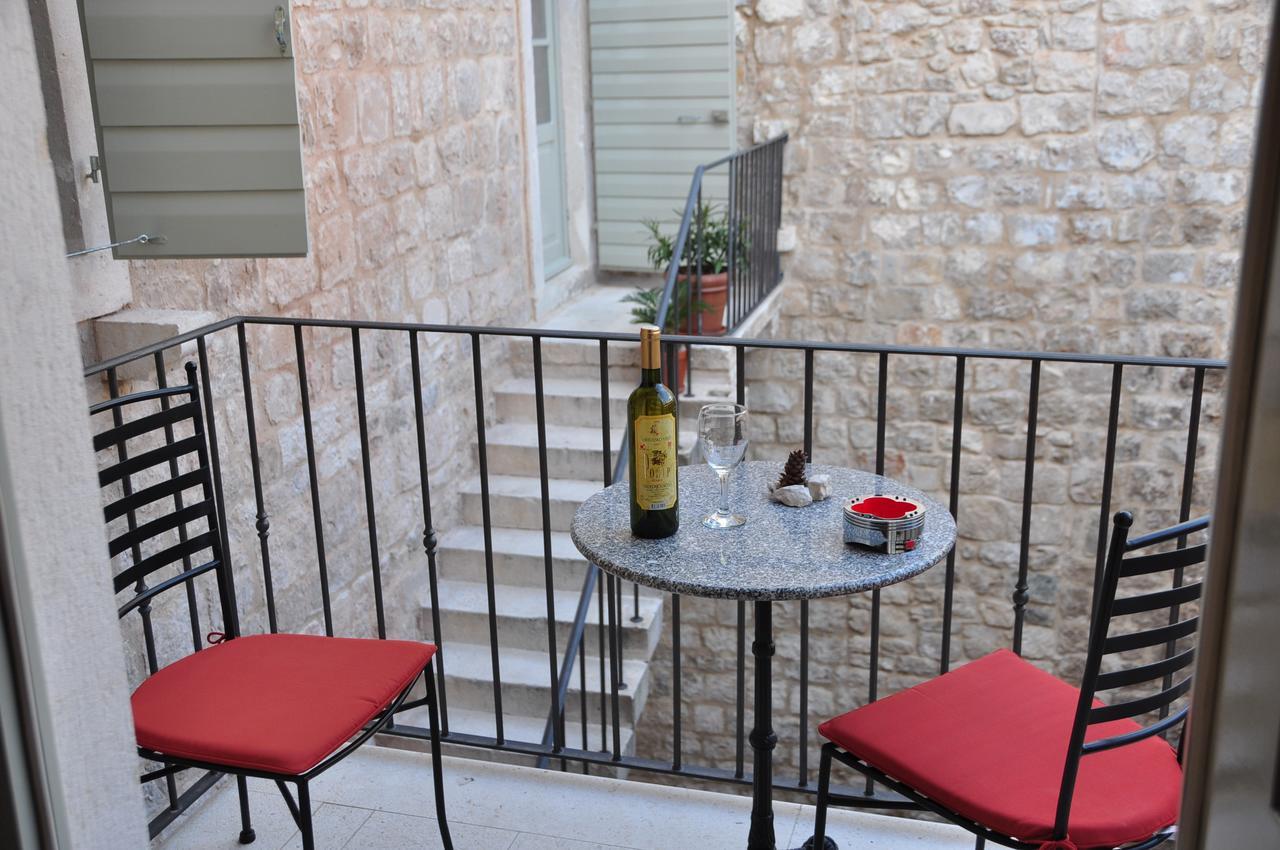 Villa Mama - Traditional Apartments In Omis, Free Parking Екстер'єр фото
