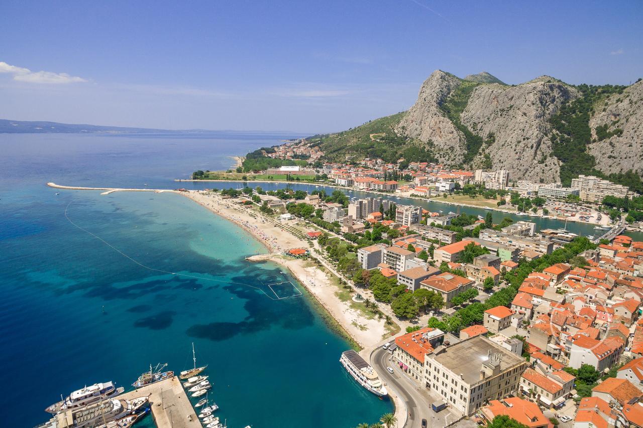 Villa Mama - Traditional Apartments In Omis, Free Parking Екстер'єр фото