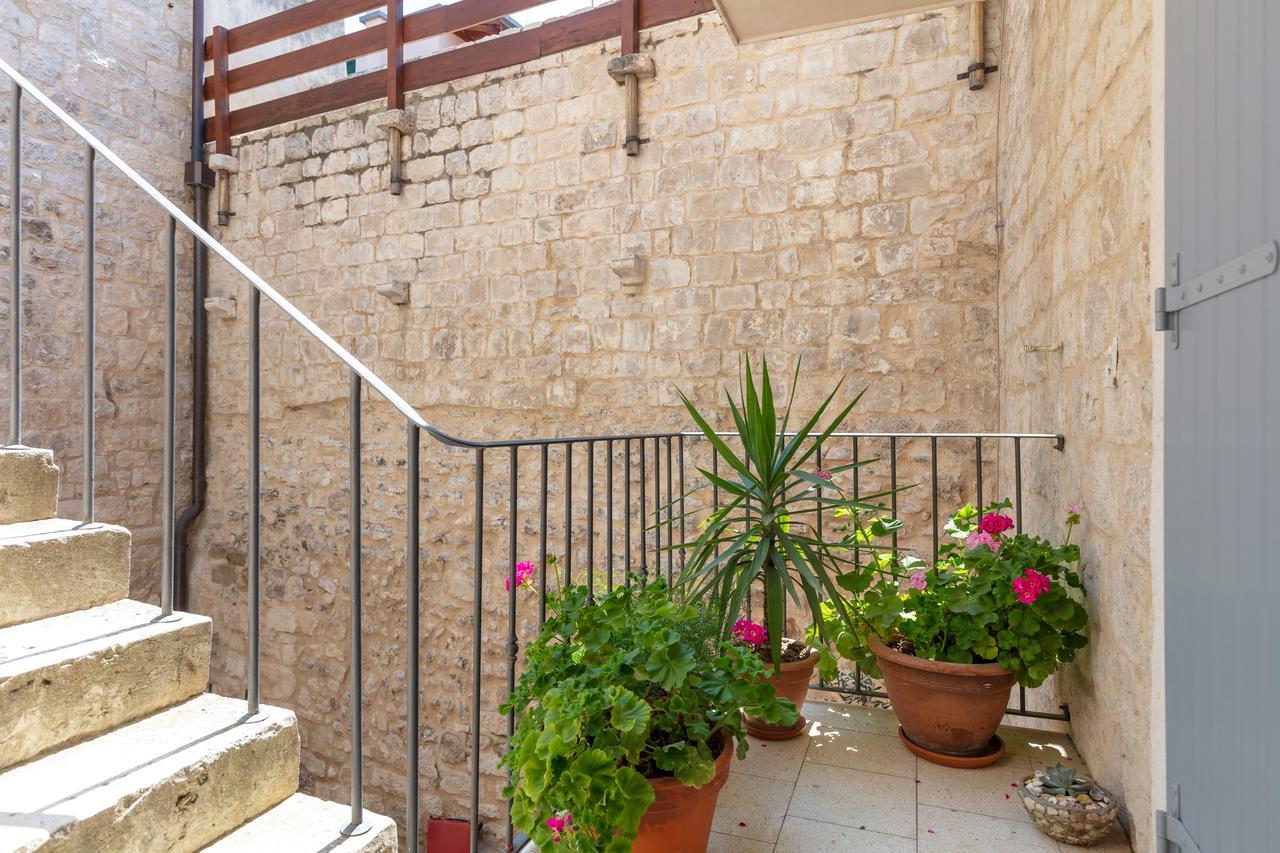 Villa Mama - Traditional Apartments In Omis, Free Parking Екстер'єр фото