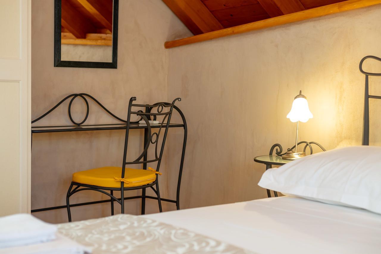 Villa Mama - Traditional Apartments In Omis, Free Parking Екстер'єр фото
