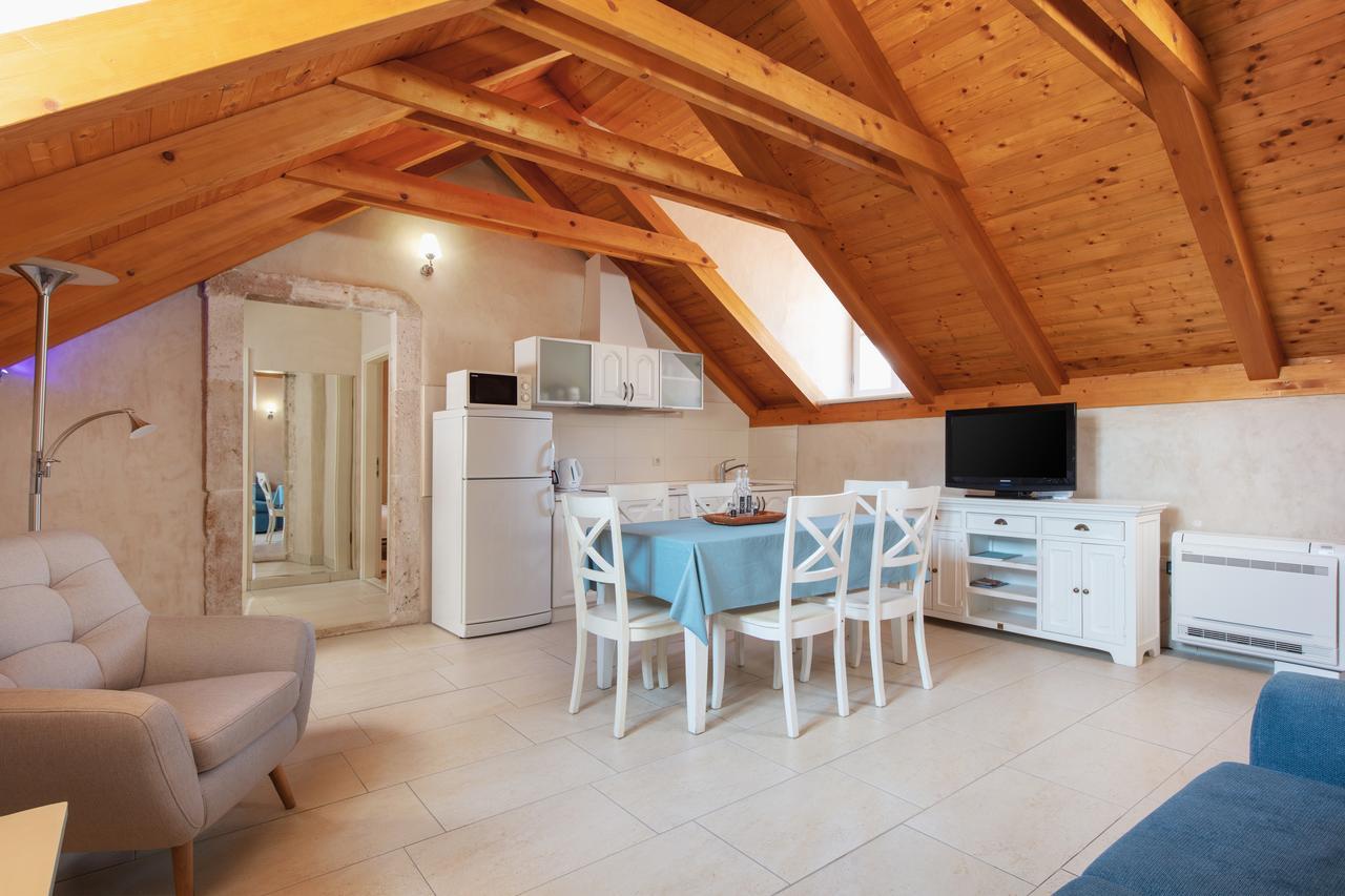 Villa Mama - Traditional Apartments In Omis, Free Parking Екстер'єр фото