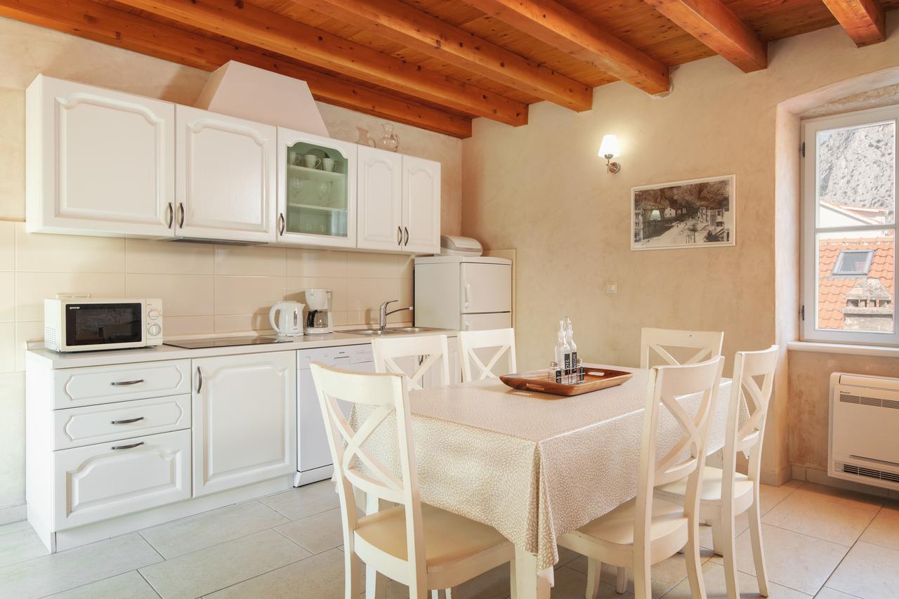 Villa Mama - Traditional Apartments In Omis, Free Parking Екстер'єр фото