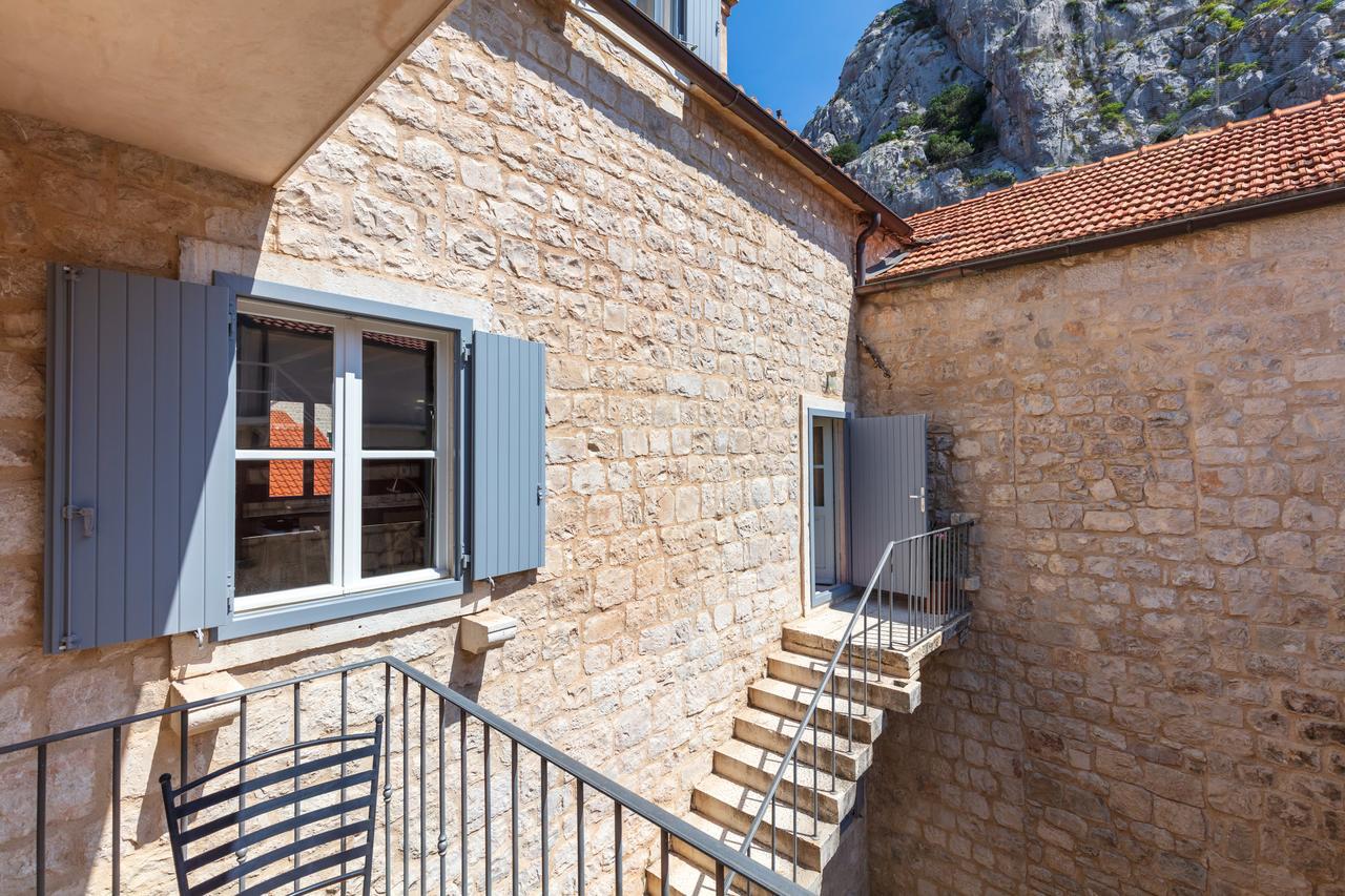 Villa Mama - Traditional Apartments In Omis, Free Parking Екстер'єр фото